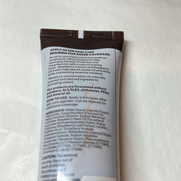 Found Beauty BB Cream With Blackberry Extract - 70 Rich - Picture 3 of 3